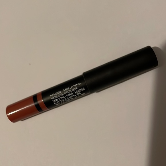 4 Mini Nars Velvet and Satin Lip Pencils - Picture 2 of 3